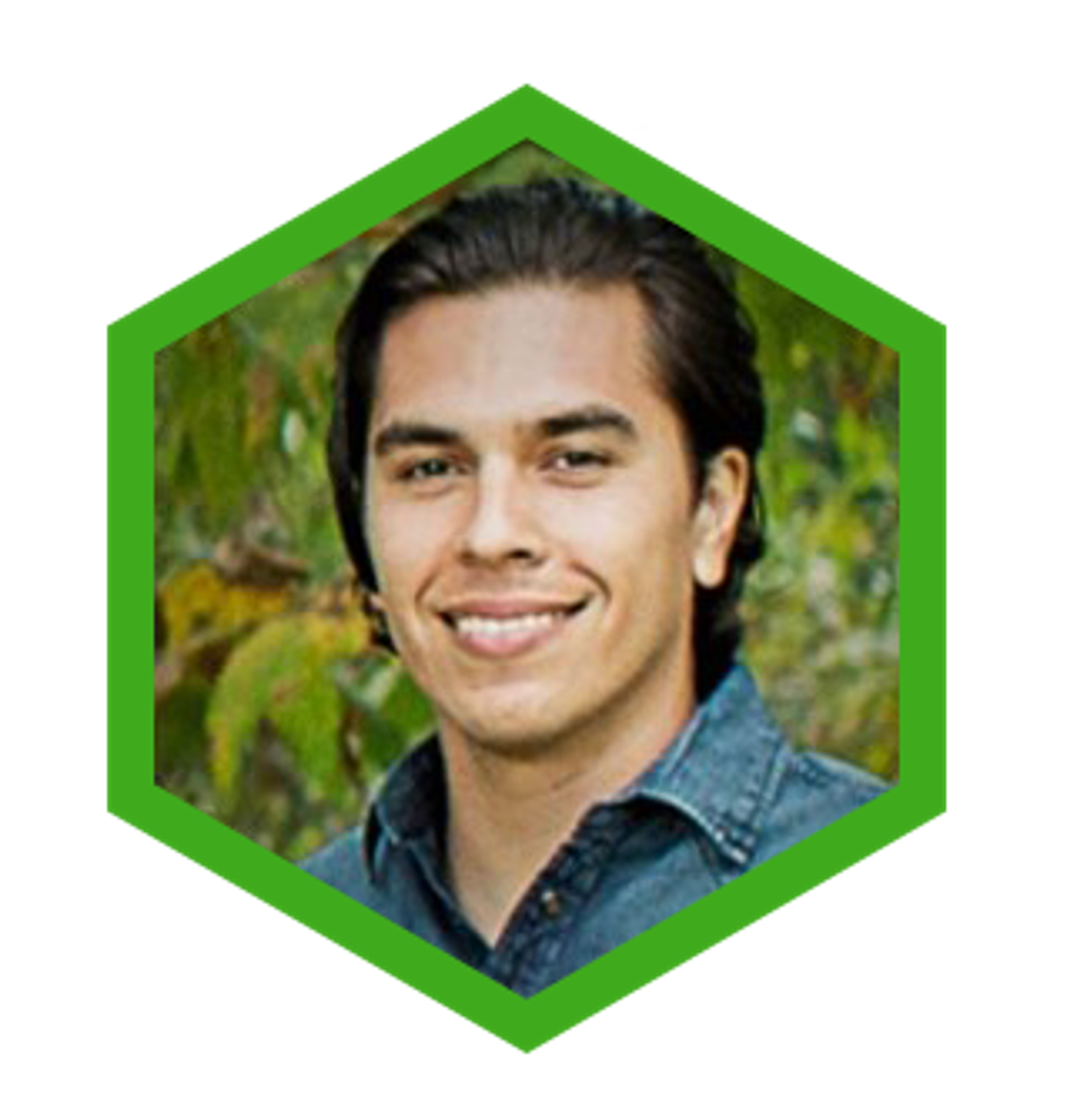 Headshot showing Adrian Velazquez